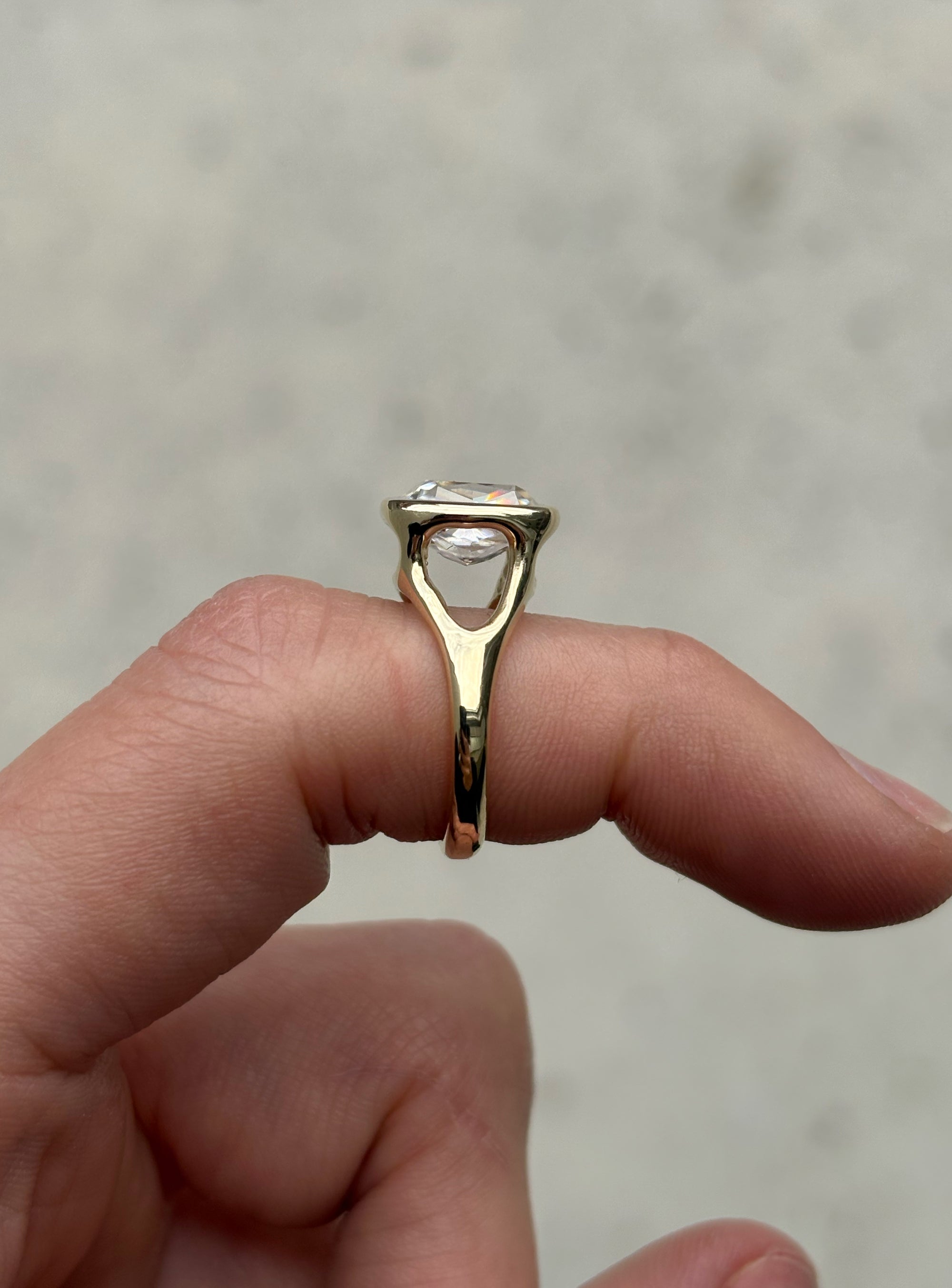 ELONGATED CUSHION RING