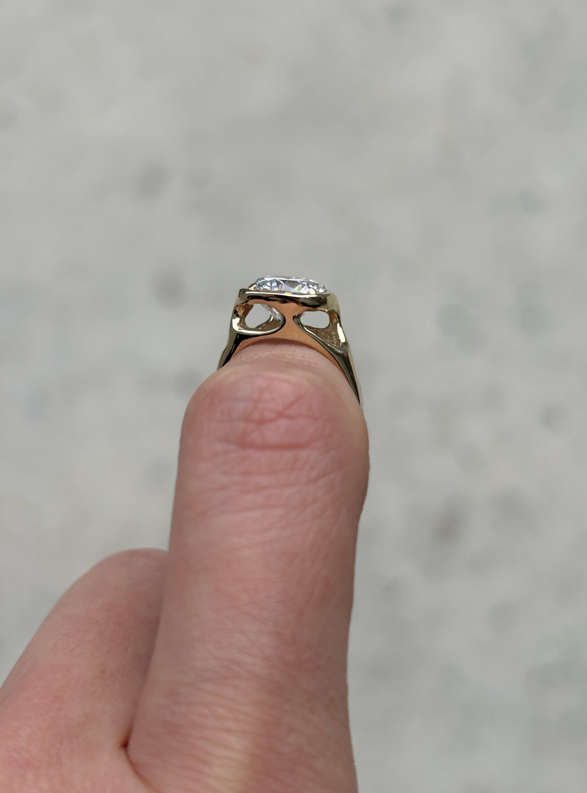 OPEN AIR CUSHION RING