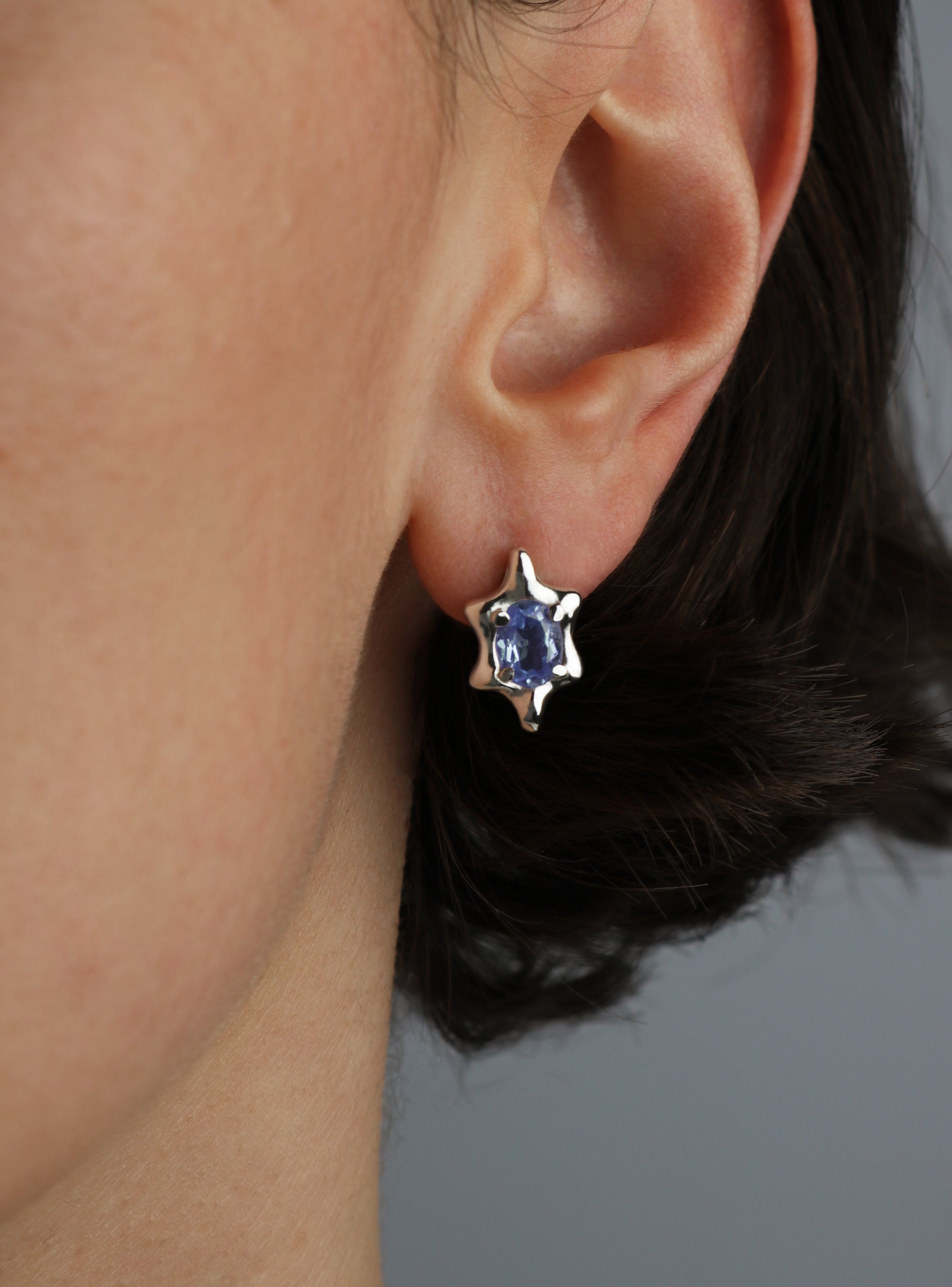 6 POINT GEM STUD(S)