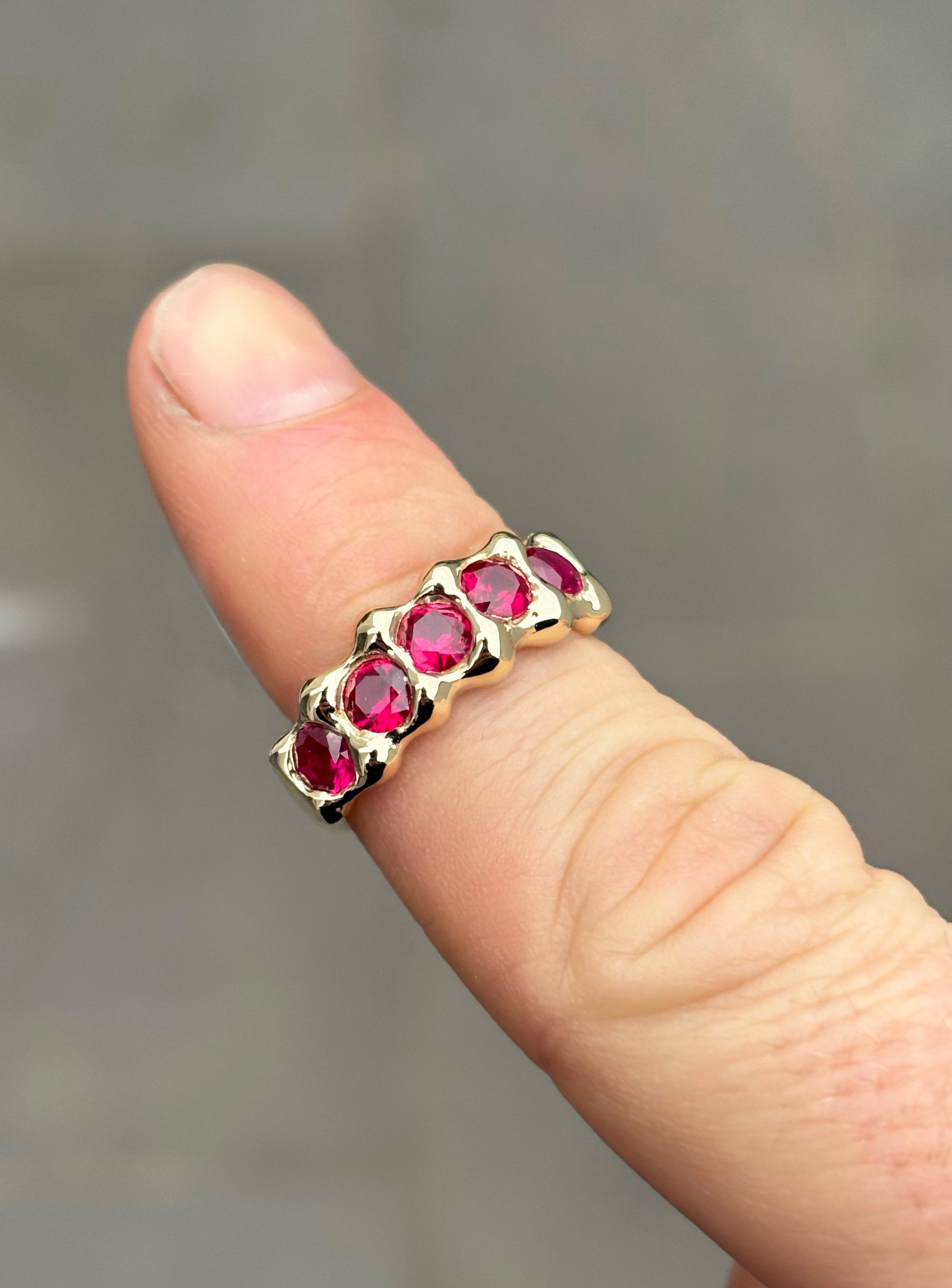 FANCI BAND GOLD RUBY