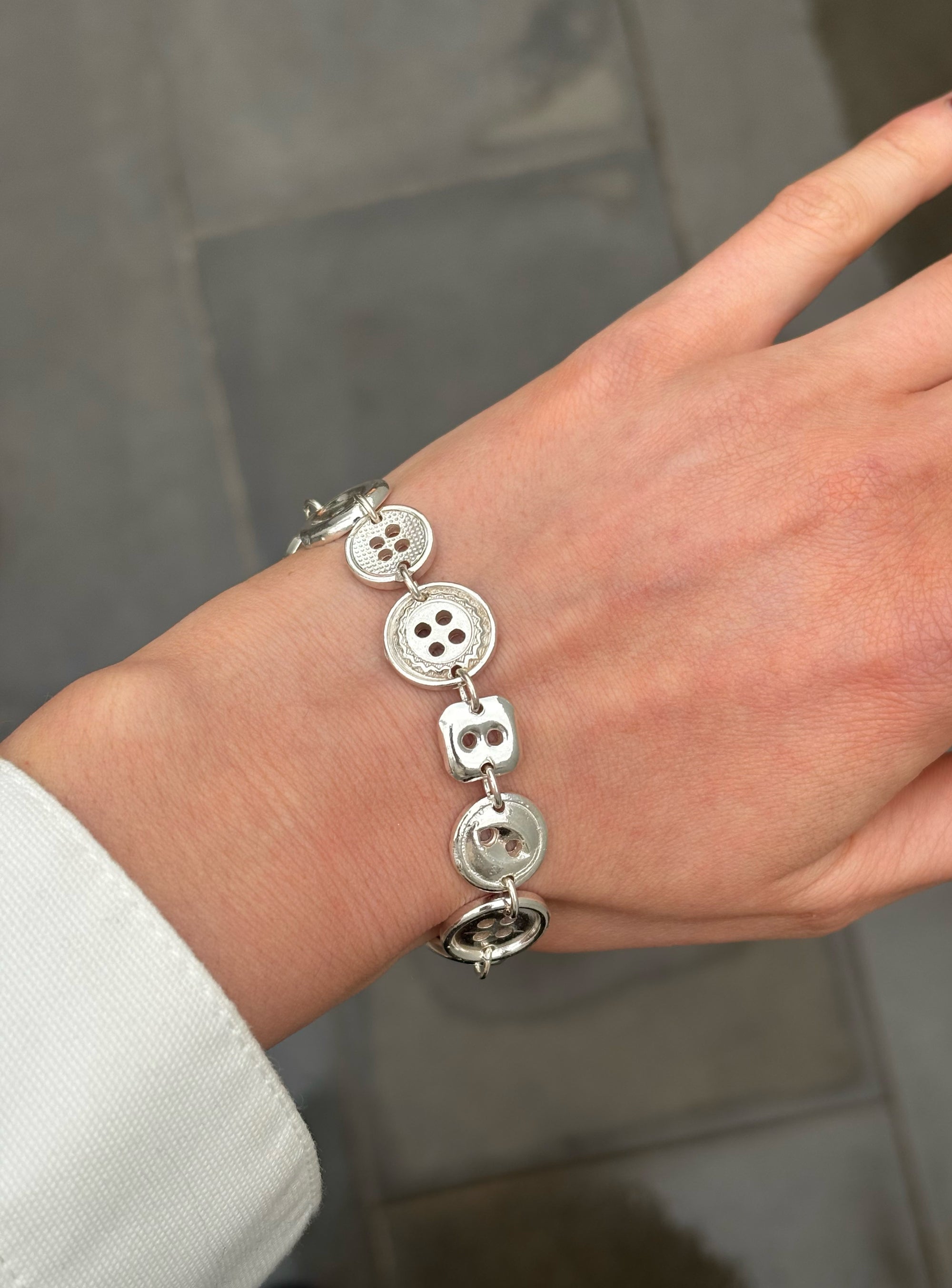 BUTTON BRACELET