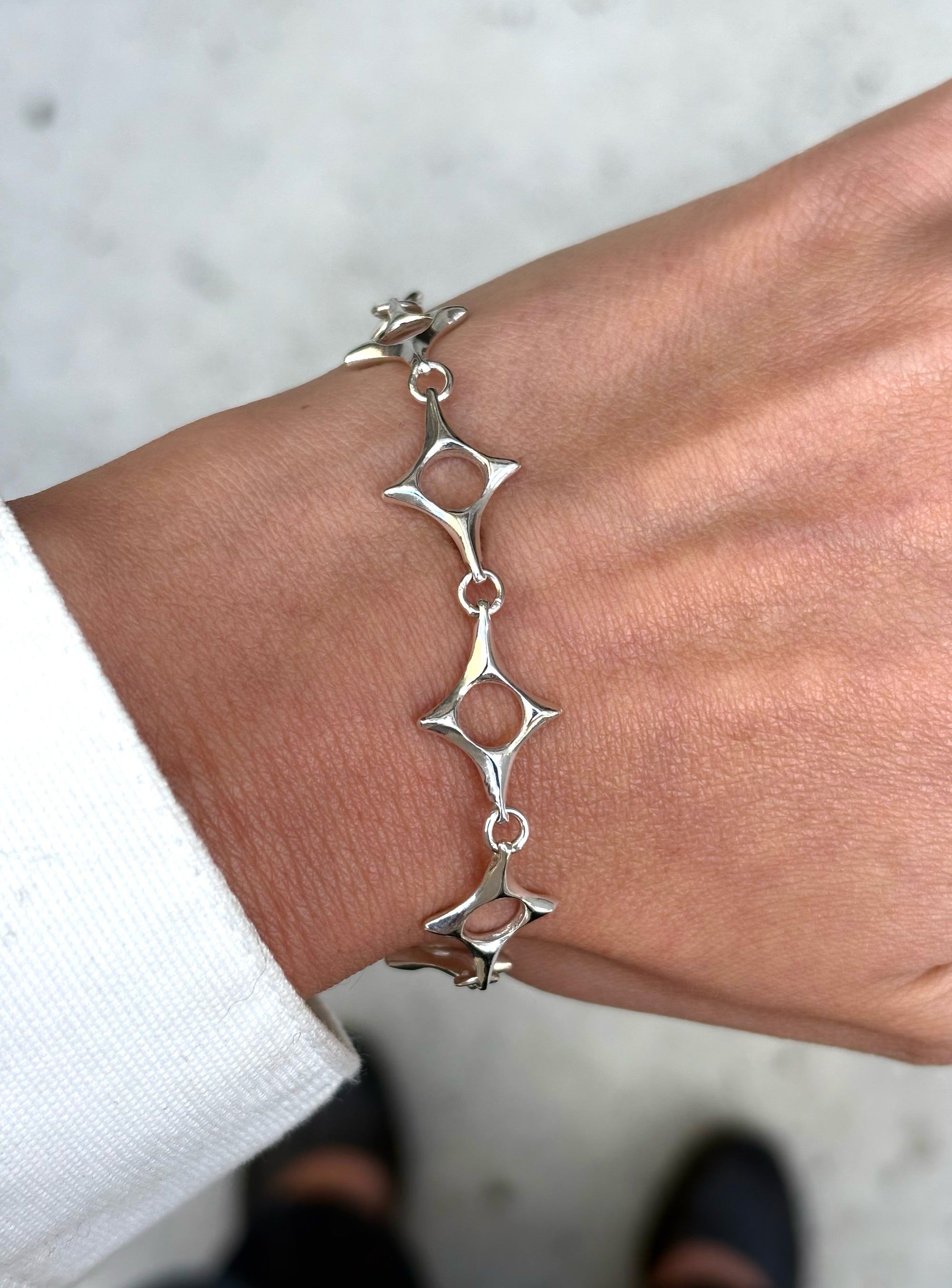 ASTRA HOLLOW BRACELET