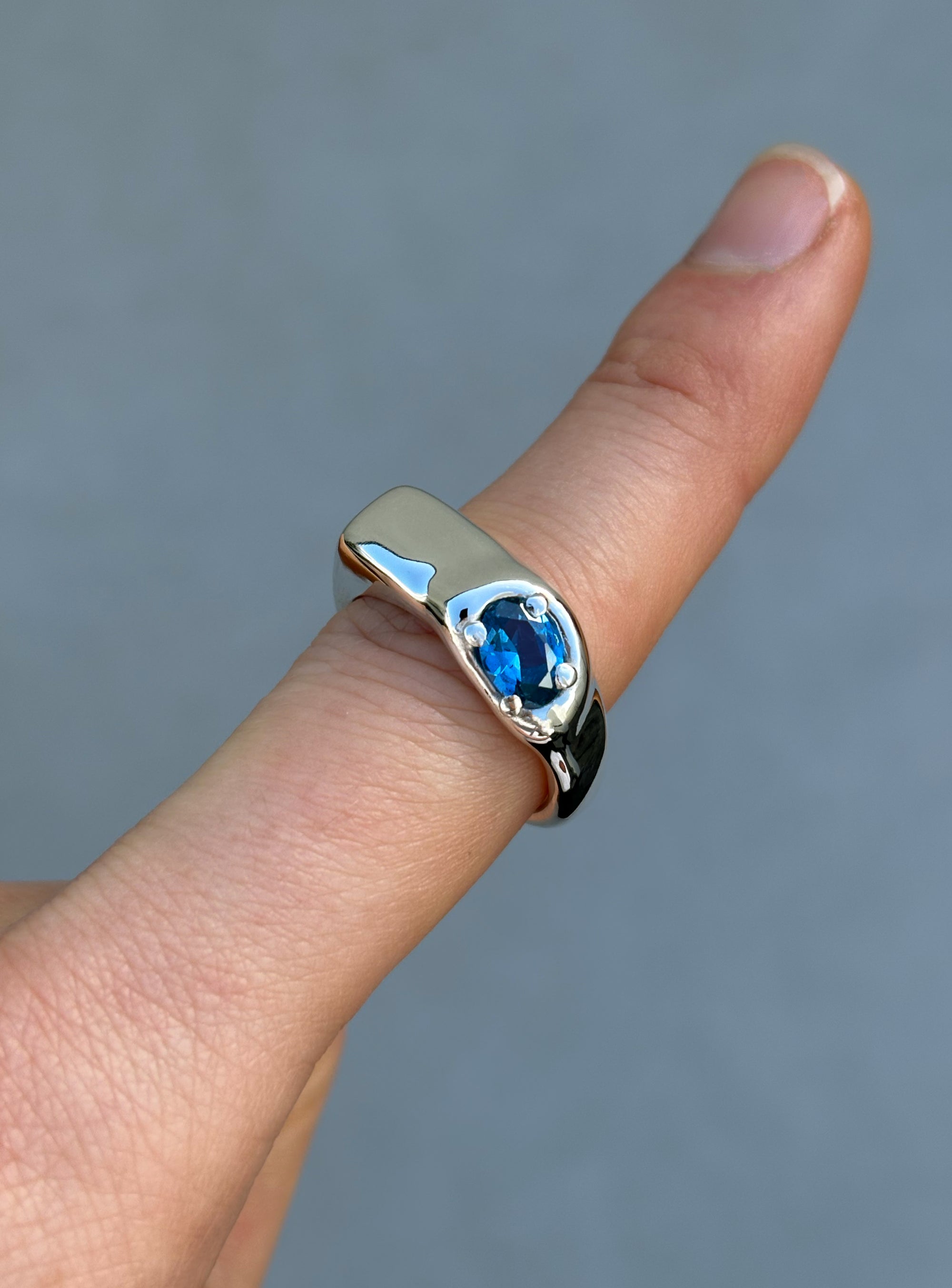 MELTED SIGNET BLUE