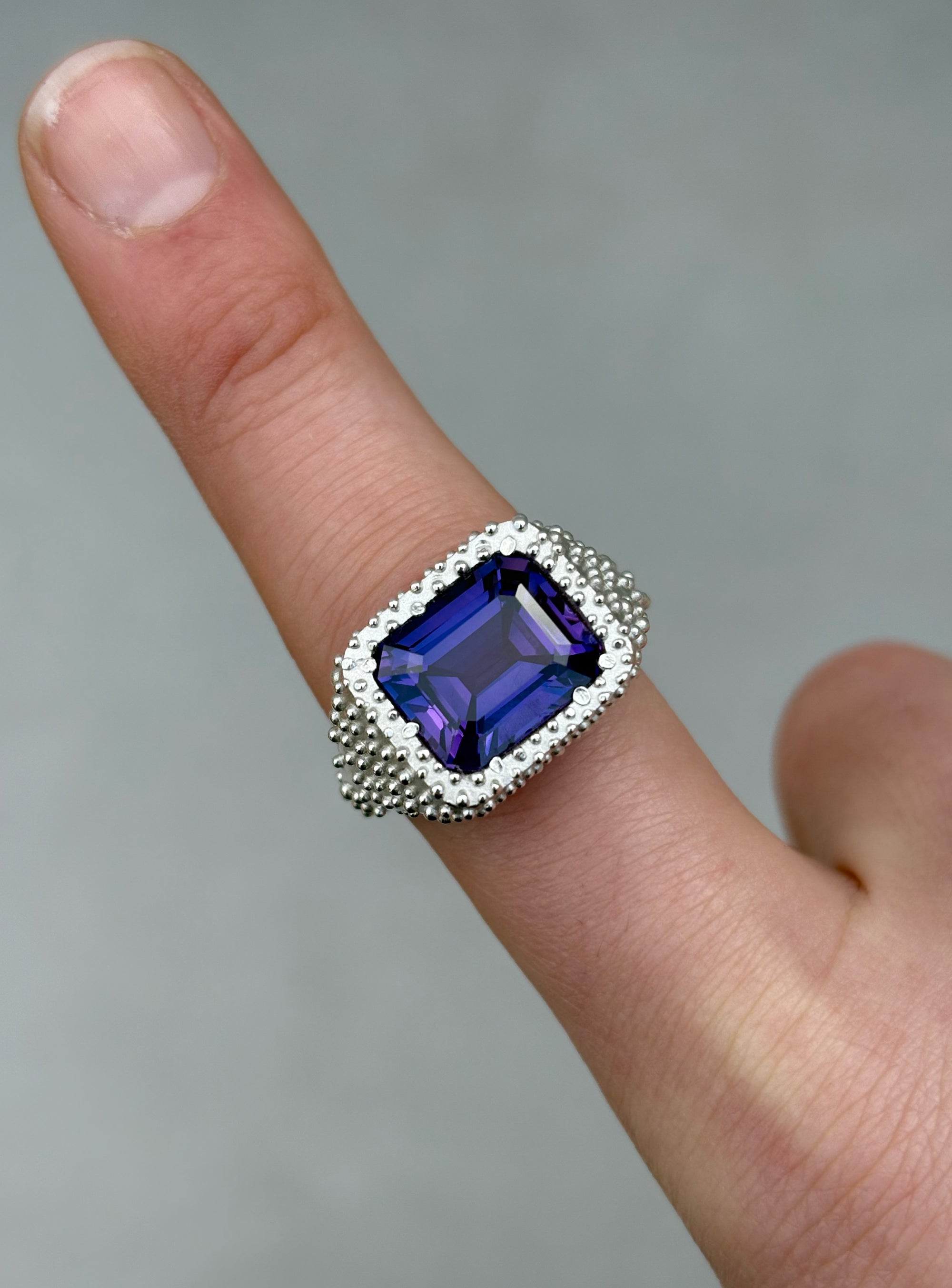 LARGE SIGNET RING