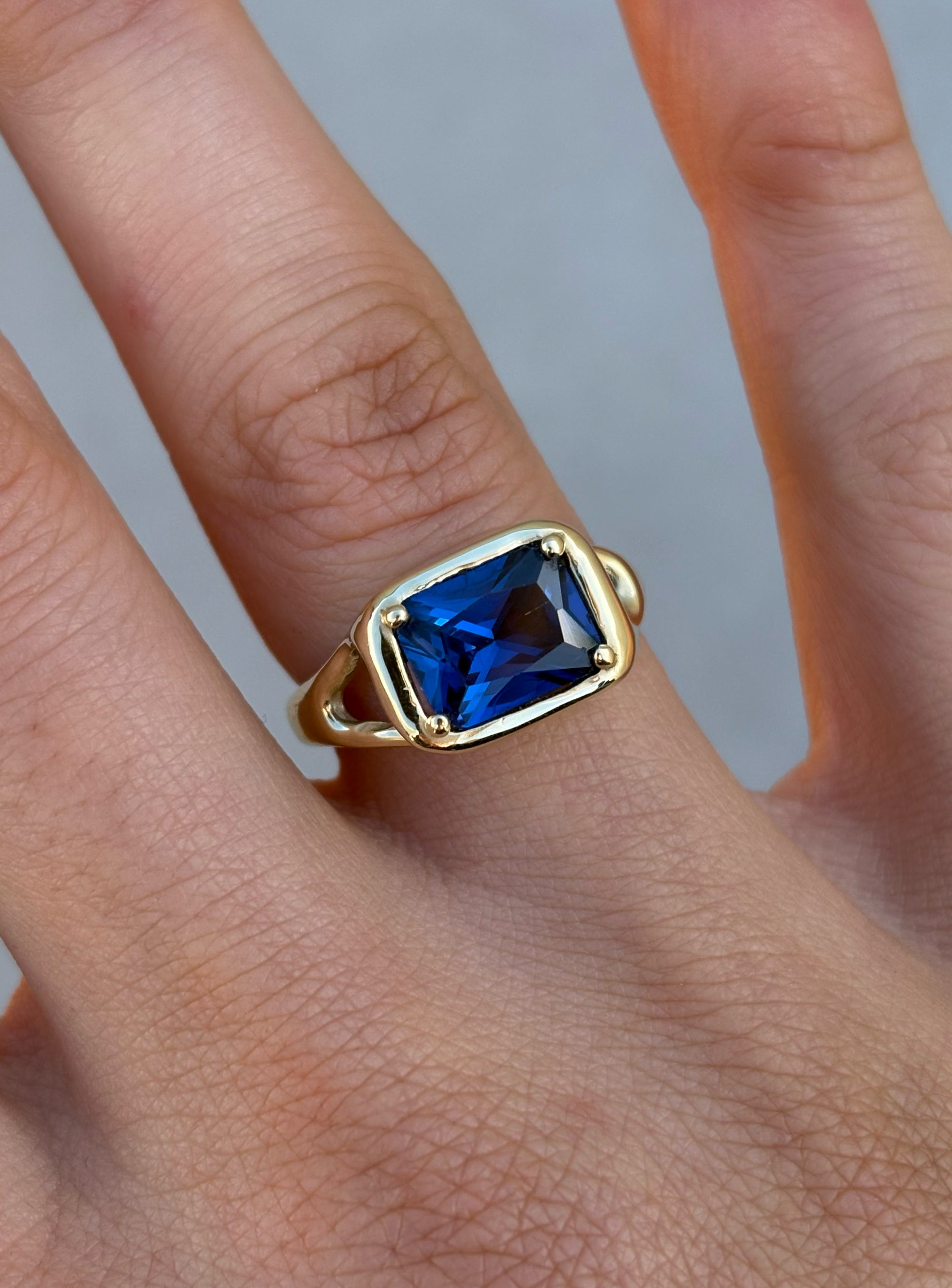 SAPPHIRE RING