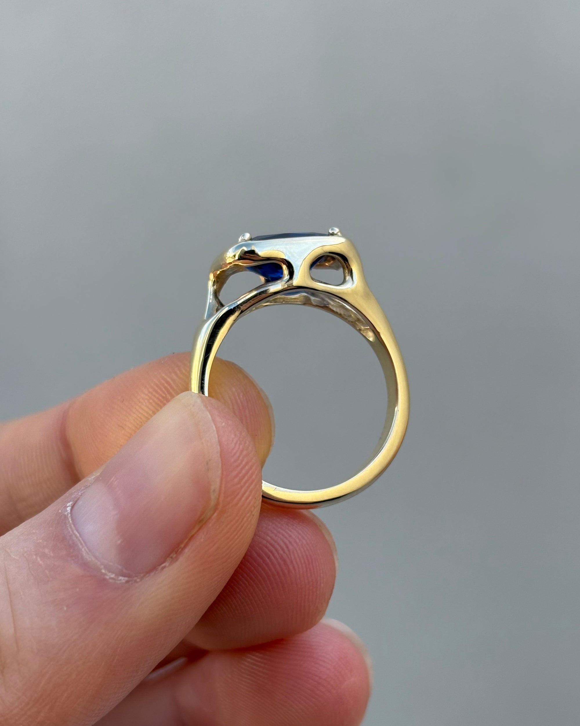 SAPPHIRE RING