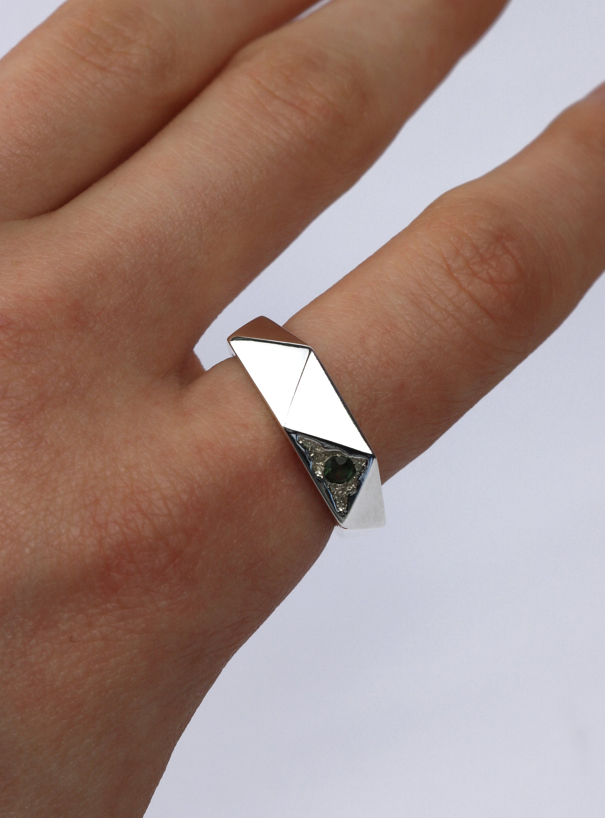 SMALL KITE RING GREEN