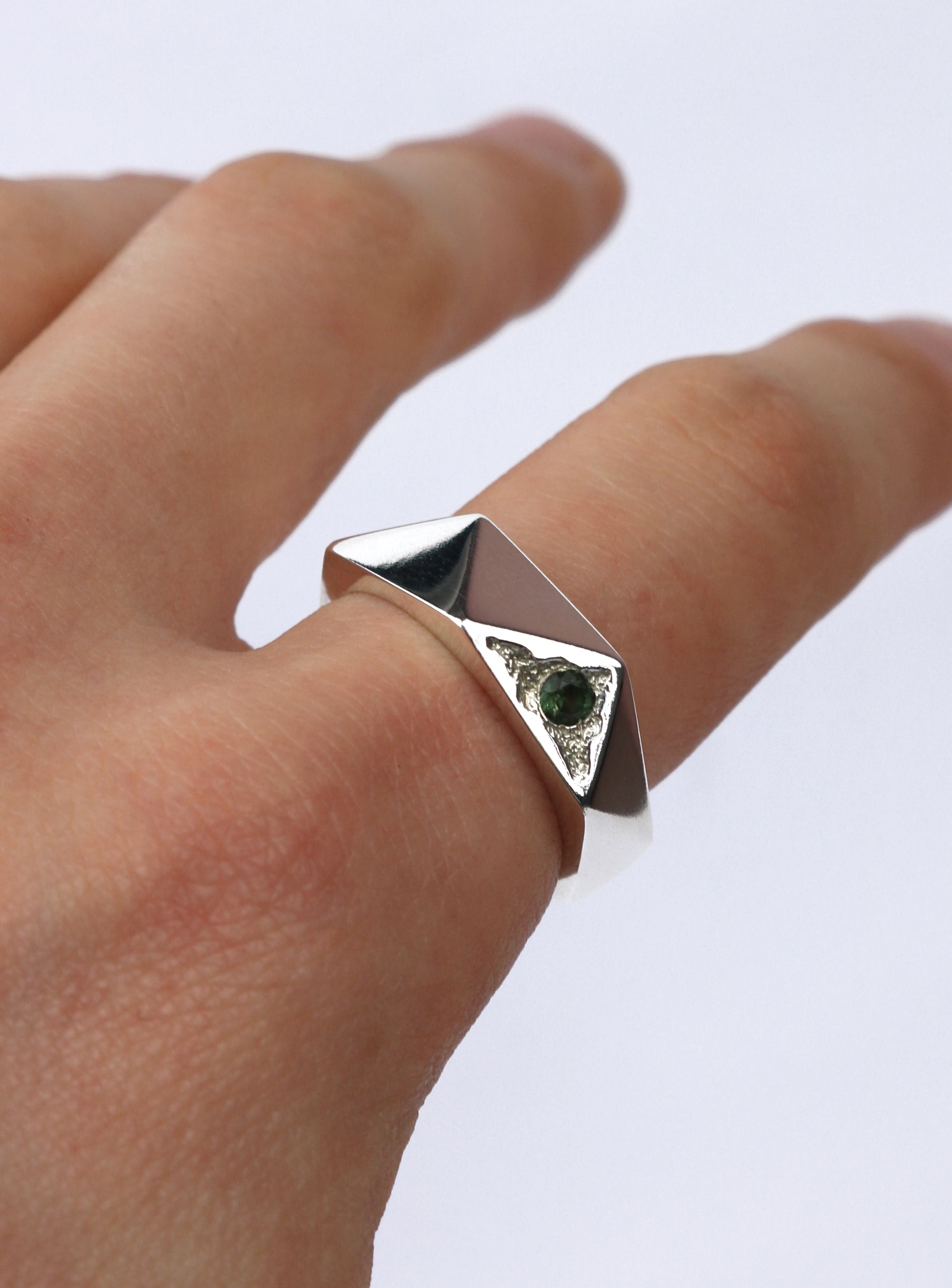 SMALL KITE RING GREEN